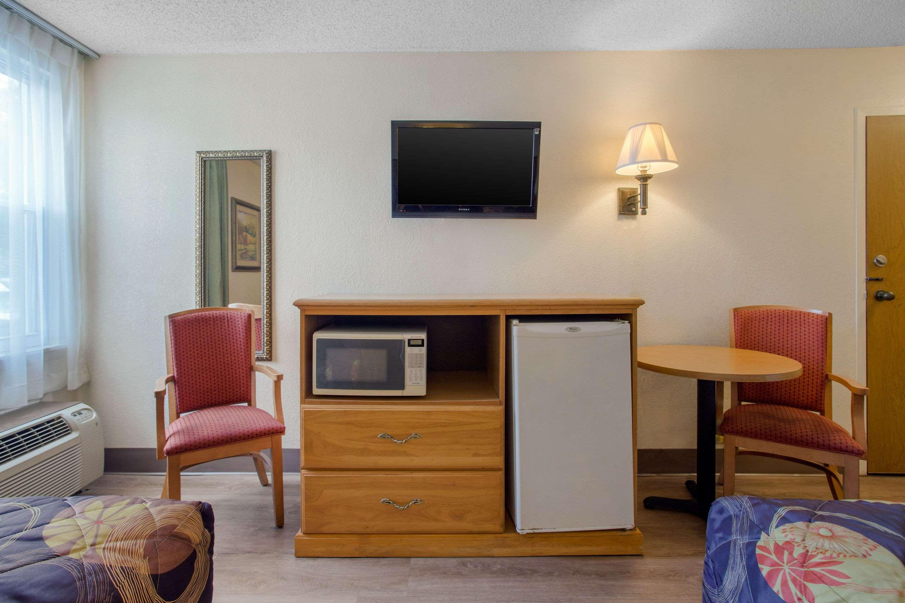Rodeway Inn Asheville Extérieur photo