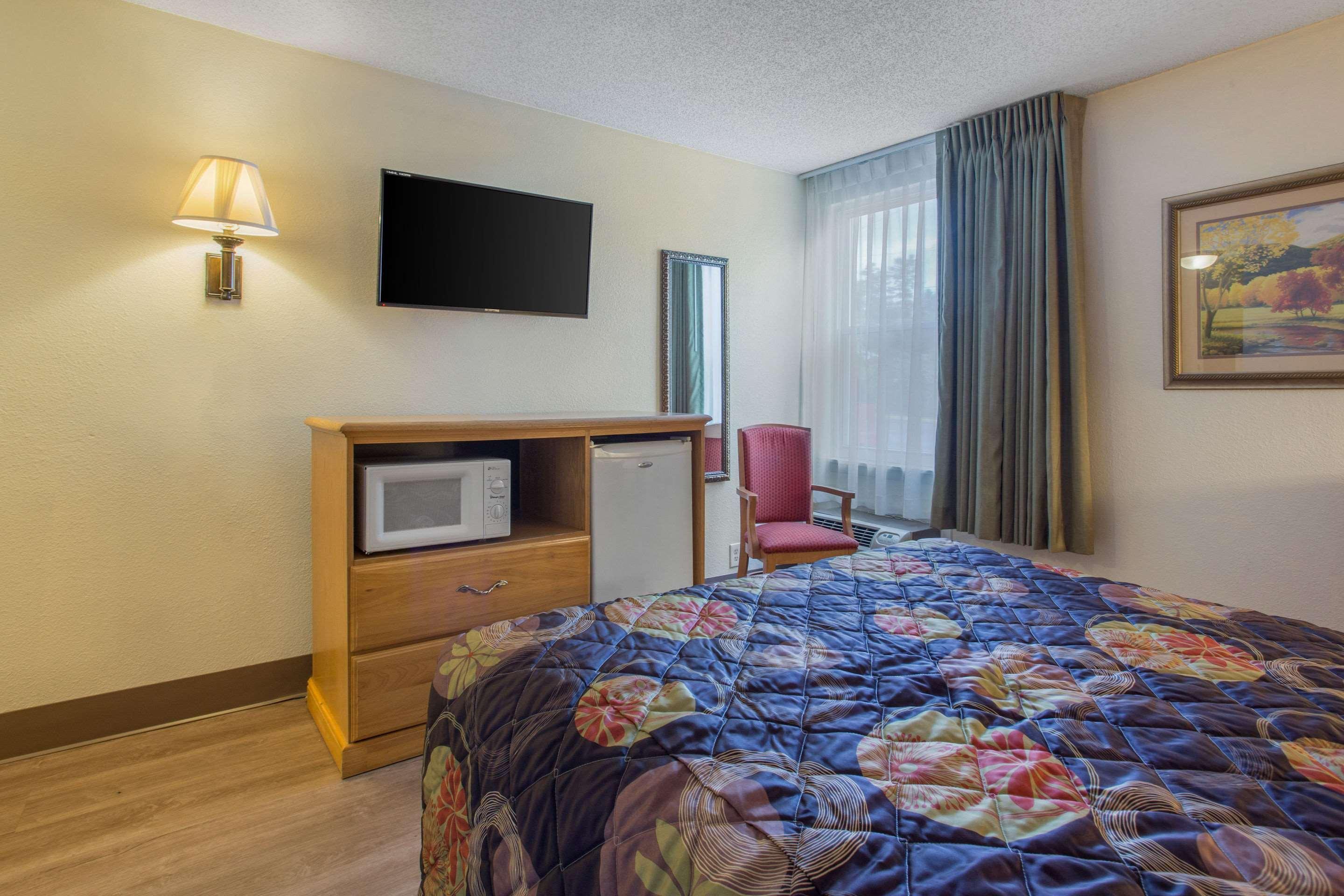 Rodeway Inn Asheville Extérieur photo