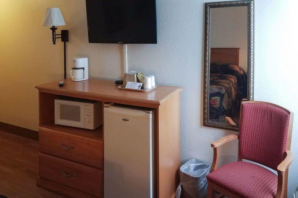 Rodeway Inn Asheville Extérieur photo
